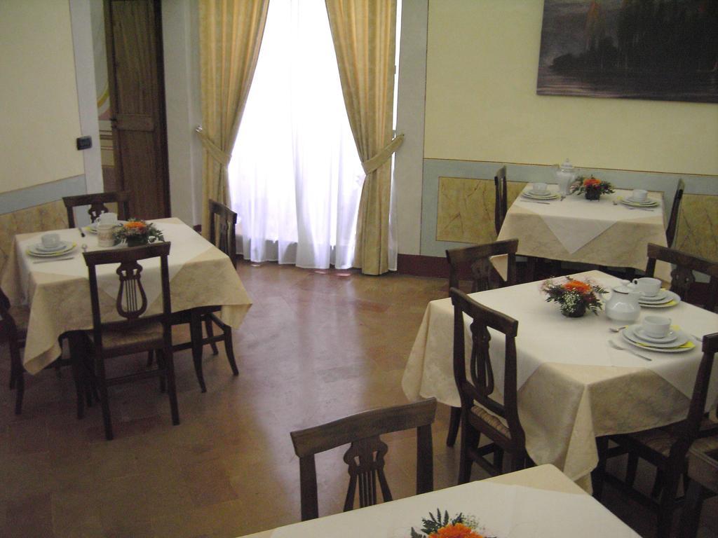 Hotel Palazzo Brunamonti Bevagna Eksteriør billede