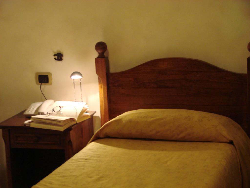 Hotel Palazzo Brunamonti Bevagna Eksteriør billede