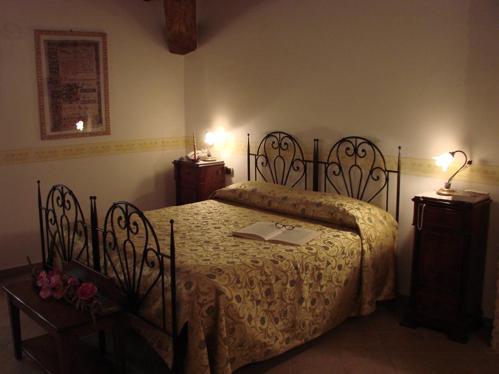 Hotel Palazzo Brunamonti Bevagna Eksteriør billede