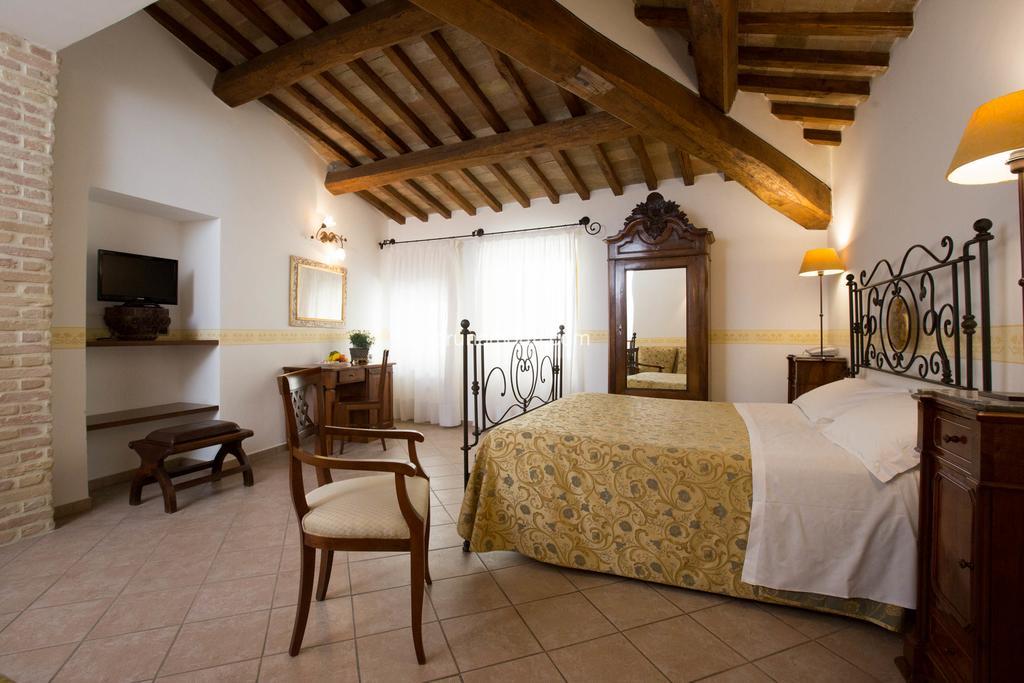 Hotel Palazzo Brunamonti Bevagna Eksteriør billede