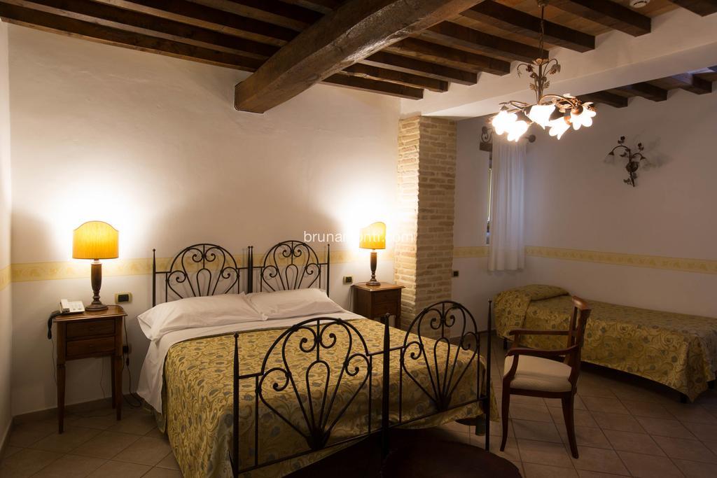 Hotel Palazzo Brunamonti Bevagna Eksteriør billede