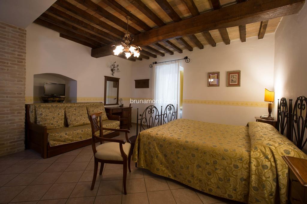 Hotel Palazzo Brunamonti Bevagna Eksteriør billede